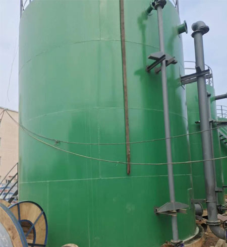 化工液體儲罐防腐聚脲施工