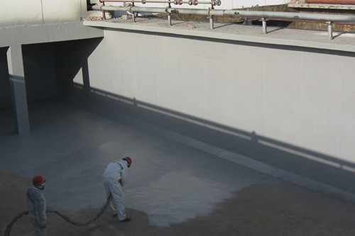 哪里有噴聚脲的施工隊(圖1) 工業水池聚脲防腐涂料施工案例