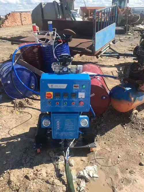 墻面噴涂機多少錢一臺?(圖1) Q2600聚氨酯墻面噴涂機