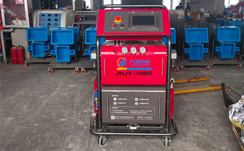 澆注發泡設備(圖1) H5800PLC定時定量澆注發泡設備