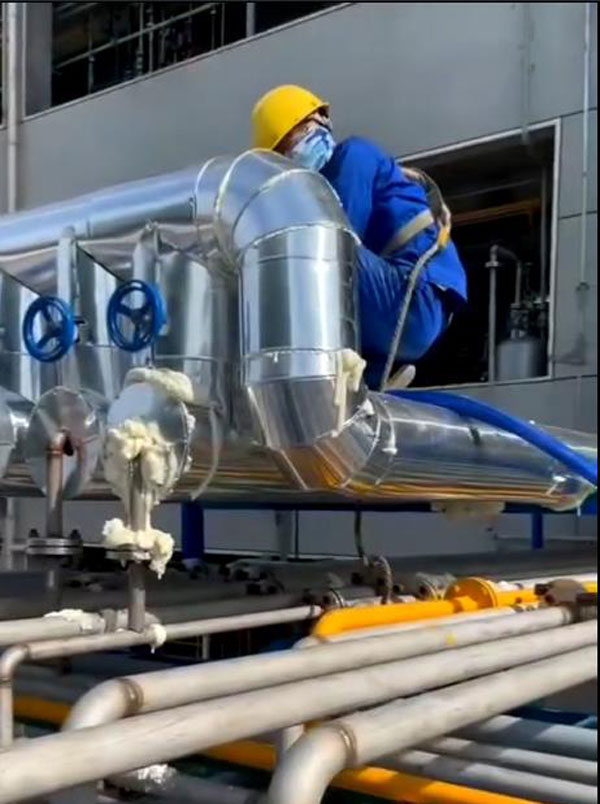 聚氨酯現場發泡管道保溫澆注成型