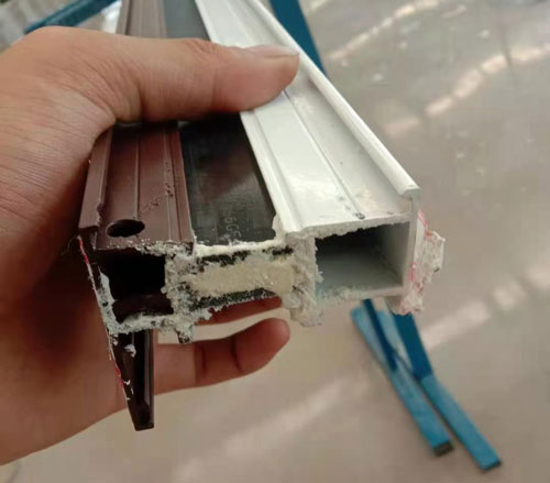 鋁型材填充發泡機(圖7) 鋁型材填充發泡機(圖7)